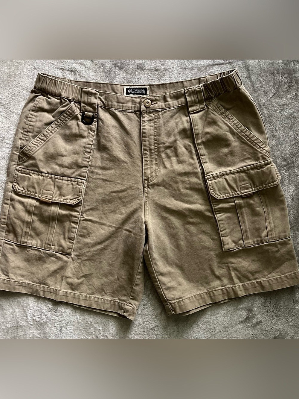 Columbia Sportswear Men’s Khaki Cargo Hiking Shorts Size 40
